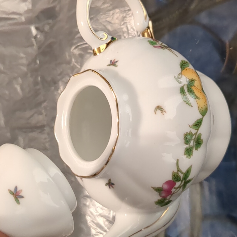 Fruit Porcelain Tea For One - Picture 4 of 4